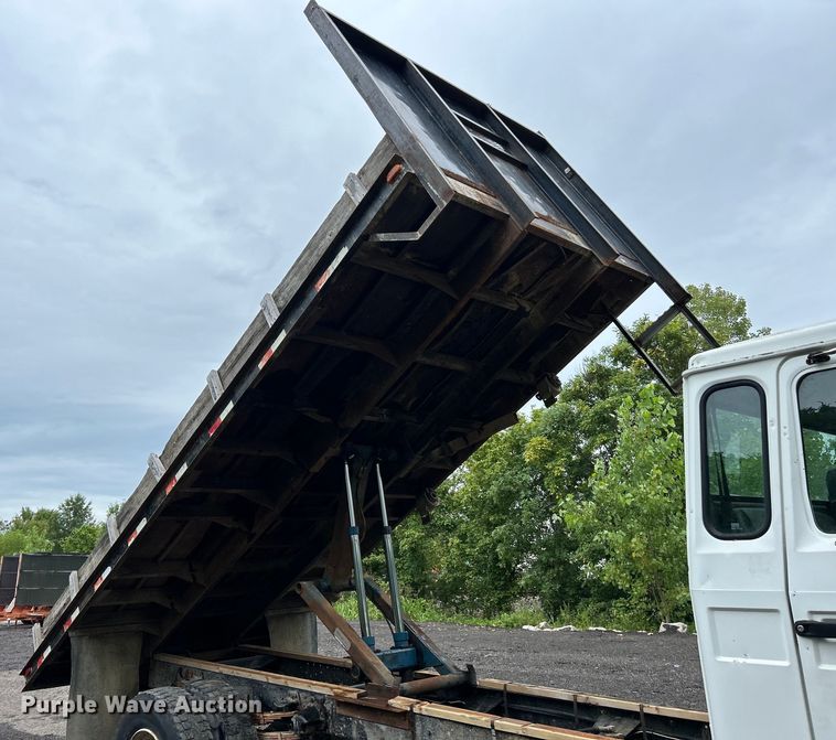 image for item EK3040 1998 Mack CS200P flatbed truck