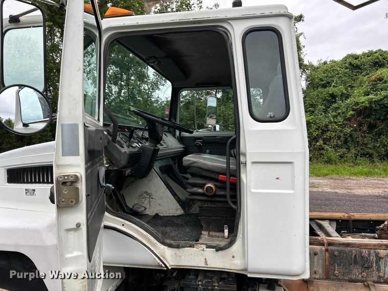 image for item EK3040 1998 Mack CS200P flatbed truck