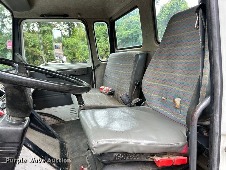 image for item EK3040 1998 Mack CS200P flatbed truck