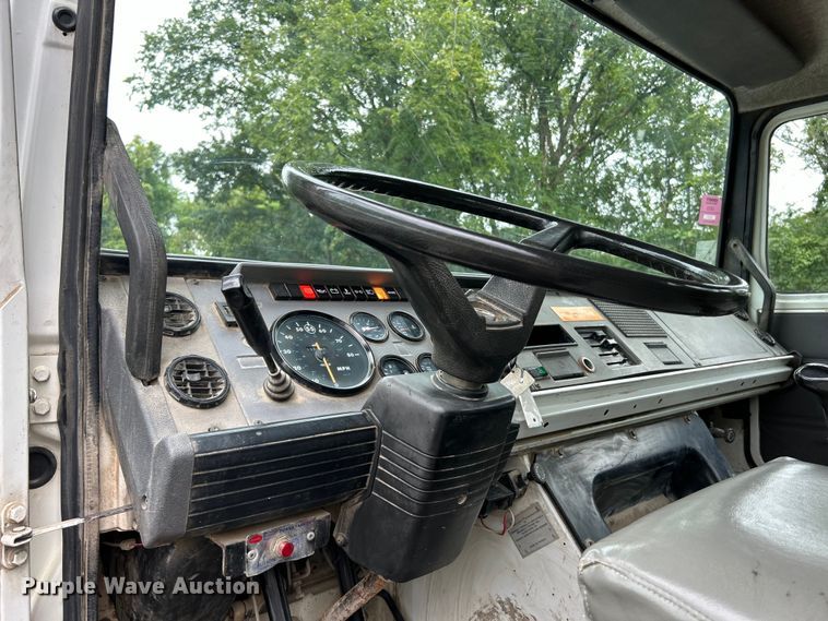 image for item EK3040 1998 Mack CS200P flatbed truck