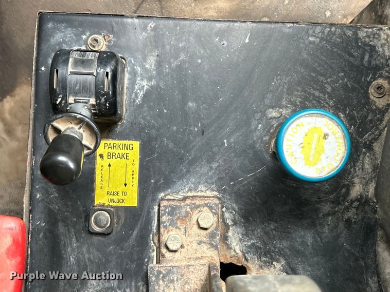 image for item EK3040 1998 Mack CS200P flatbed truck