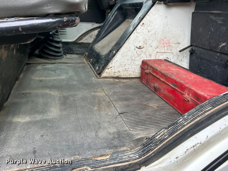 image for item EK3040 1998 Mack CS200P flatbed truck