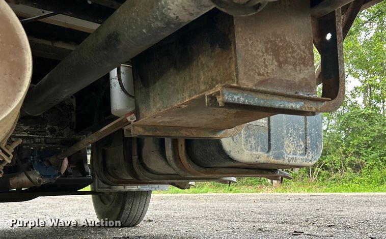 image for item EK3040 1998 Mack CS200P flatbed truck