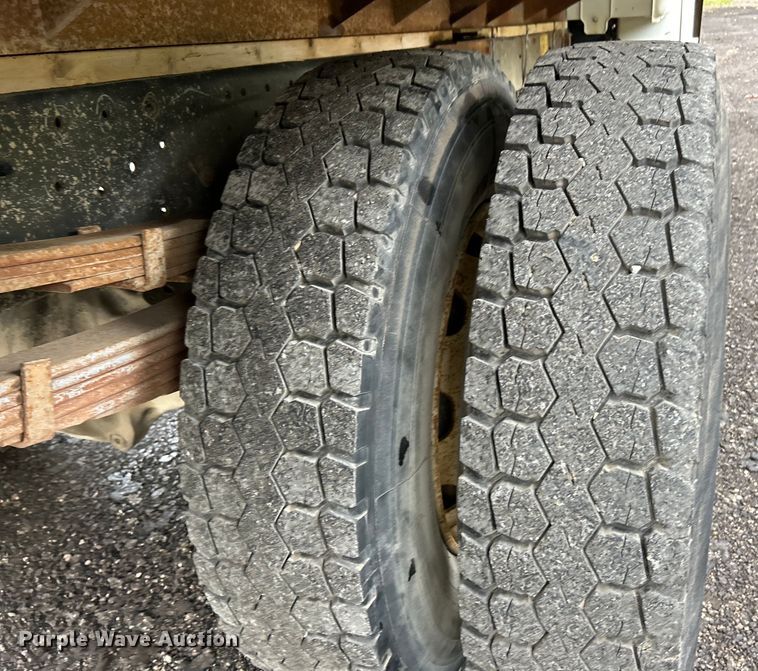 image for item EK3040 1998 Mack CS200P flatbed truck