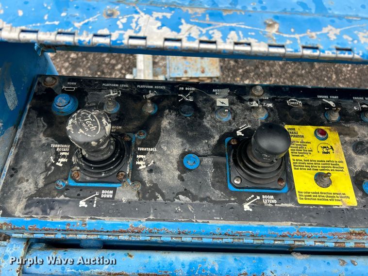 image for item EK3042 1999 Genie  S60 boom lift