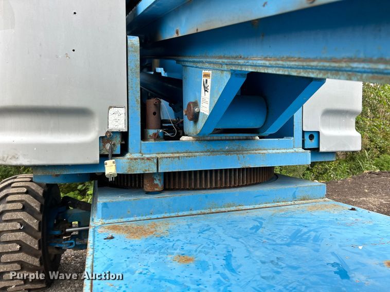 image for item EK3042 1999 Genie  S60 boom lift