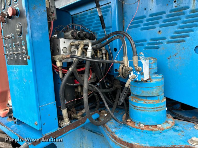 image for item EK3042 1999 Genie  S60 boom lift