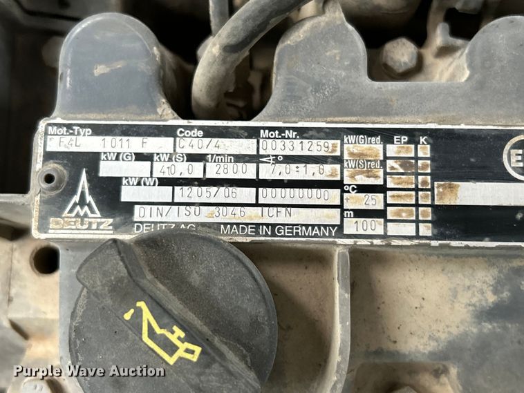 image for item EK3042 1999 Genie  S60 boom lift