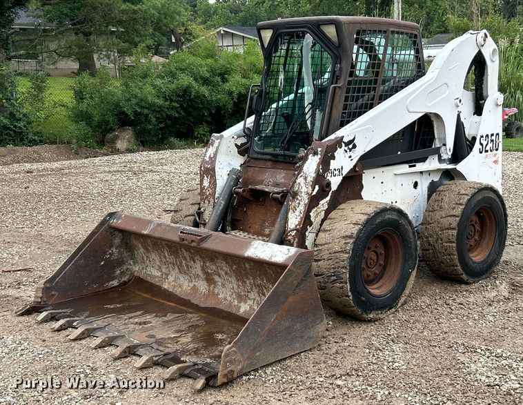 image for item EK3043 2003 Bobcat  S250 skid steer loader