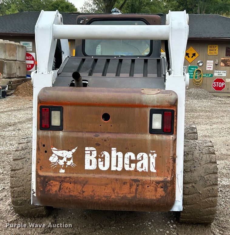 image for item EK3043 2003 Bobcat  S250 skid steer loader