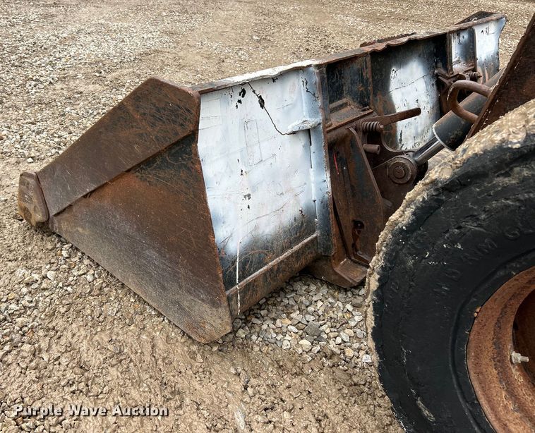 image for item EK3043 2003 Bobcat  S250 skid steer loader