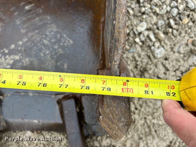 image for item EK3043 2003 Bobcat  S250 skid steer loader