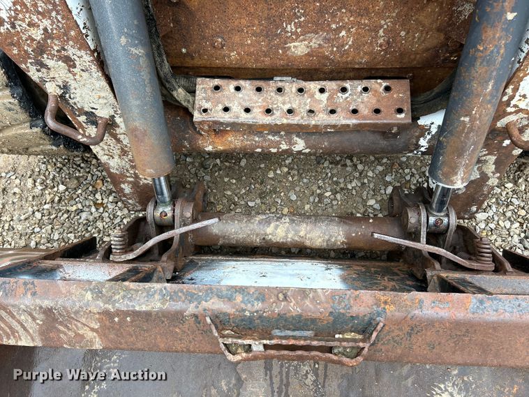 image for item EK3043 2003 Bobcat  S250 skid steer loader