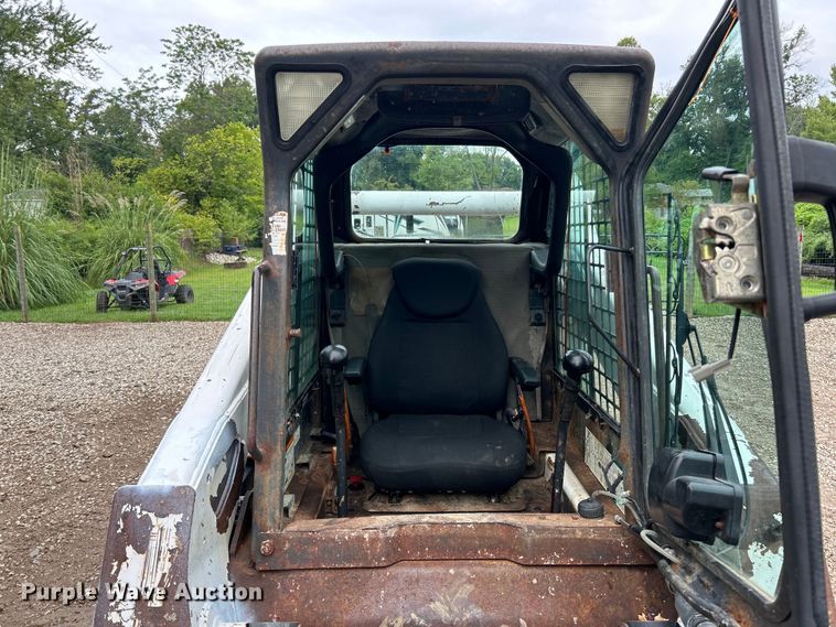 image for item EK3043 2003 Bobcat  S250 skid steer loader