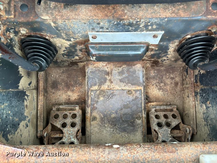 image for item EK3043 2003 Bobcat  S250 skid steer loader