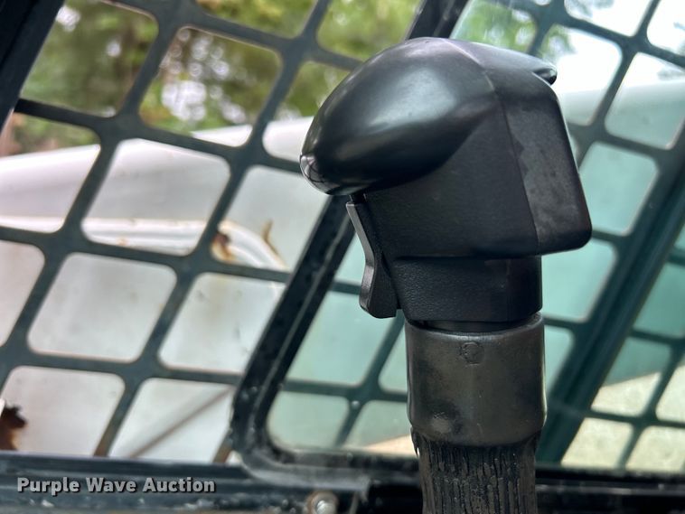 image for item EK3043 2003 Bobcat  S250 skid steer loader