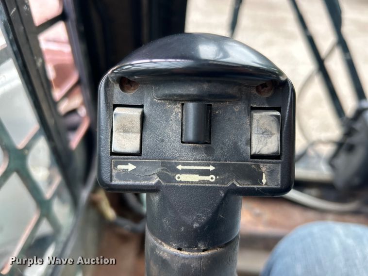 image for item EK3043 2003 Bobcat  S250 skid steer loader