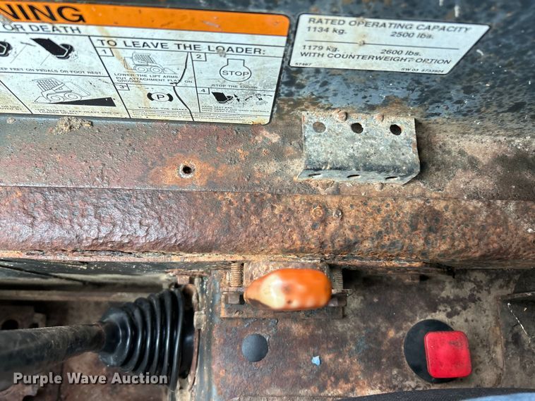 image for item EK3043 2003 Bobcat  S250 skid steer loader