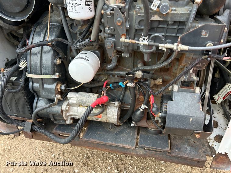 image for item EK3043 2003 Bobcat  S250 skid steer loader