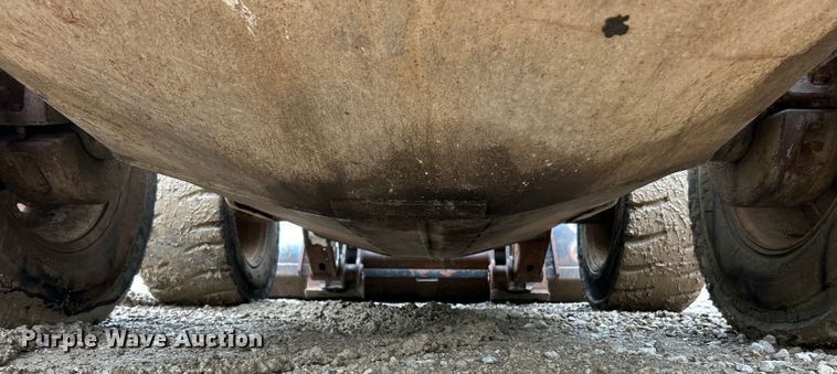 image for item EK3043 2003 Bobcat  S250 skid steer loader