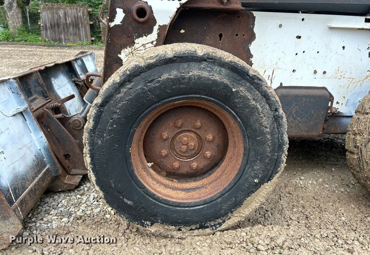 image for item EK3043 2003 Bobcat  S250 skid steer loader