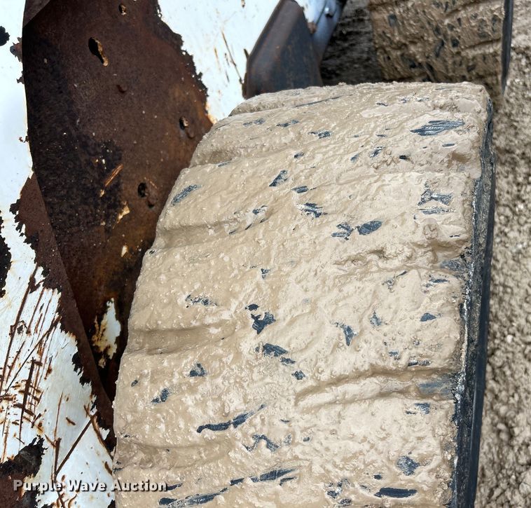 image for item EK3043 2003 Bobcat  S250 skid steer loader