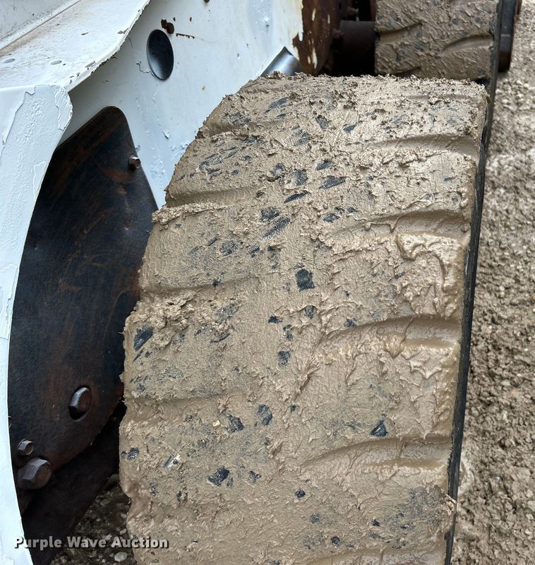 image for item EK3043 2003 Bobcat  S250 skid steer loader