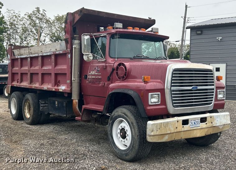 image for item EK3051 1997 Ford LT9000 dump truck