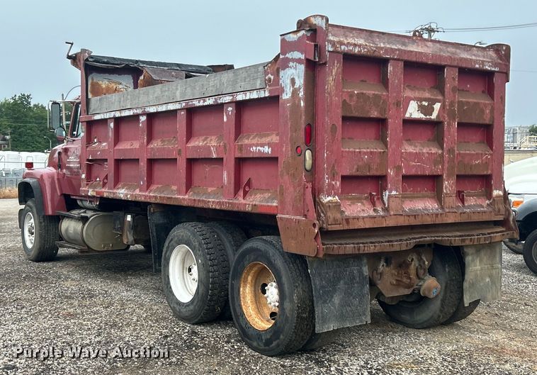 image for item EK3051 1997 Ford LT9000 dump truck