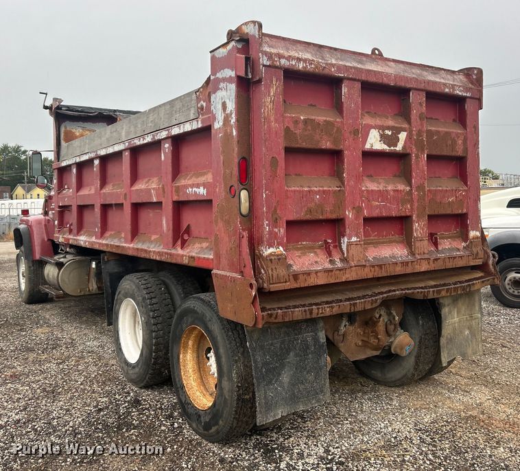 image for item EK3051 1997 Ford LT9000 dump truck