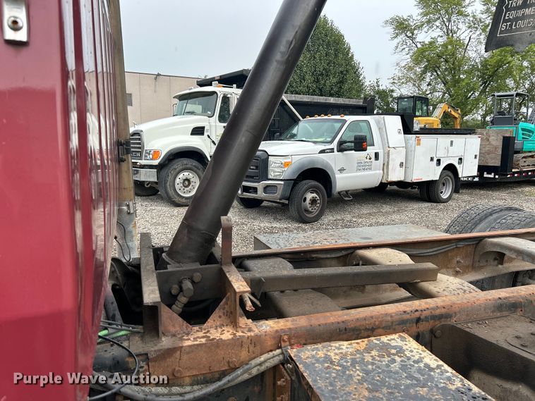 image for item EK3051 1997 Ford LT9000 dump truck