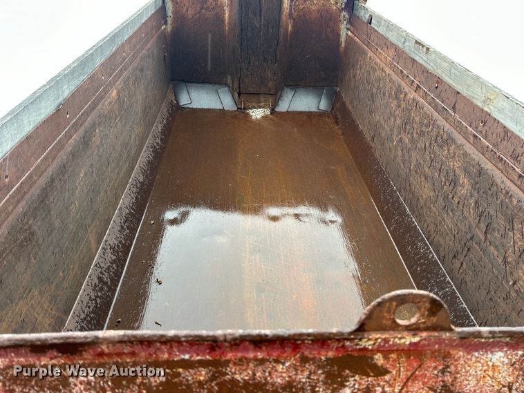 image for item EK3051 1997 Ford LT9000 dump truck