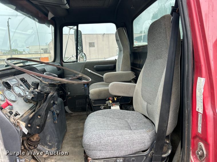 image for item EK3051 1997 Ford LT9000 dump truck