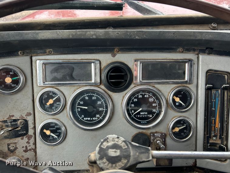 image for item EK3051 1997 Ford LT9000 dump truck