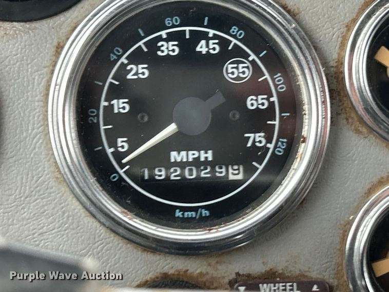 image for item EK3051 1997 Ford LT9000 dump truck