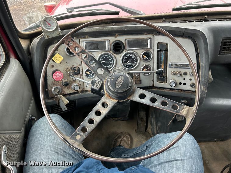 image for item EK3051 1997 Ford LT9000 dump truck