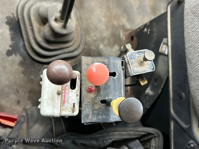 image for item EK3051 1997 Ford LT9000 dump truck