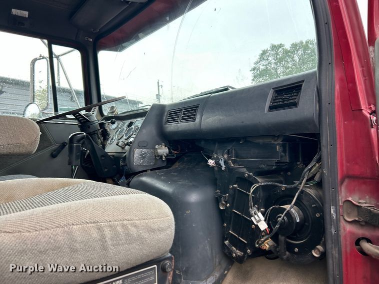 image for item EK3051 1997 Ford LT9000 dump truck