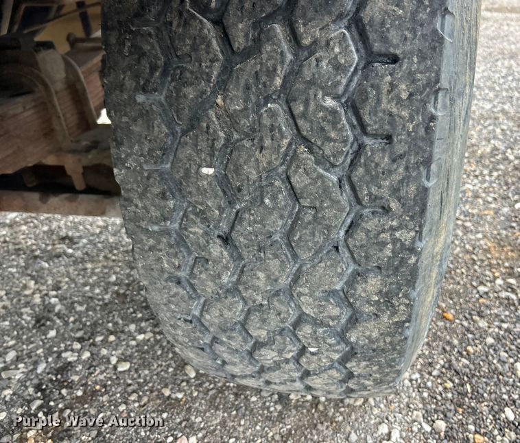 image for item EK3051 1997 Ford LT9000 dump truck