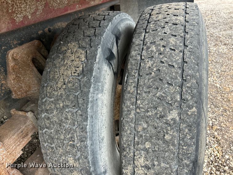 image for item EK3051 1997 Ford LT9000 dump truck