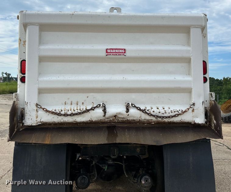image for item EK3052 1999 International  2574 dump truck