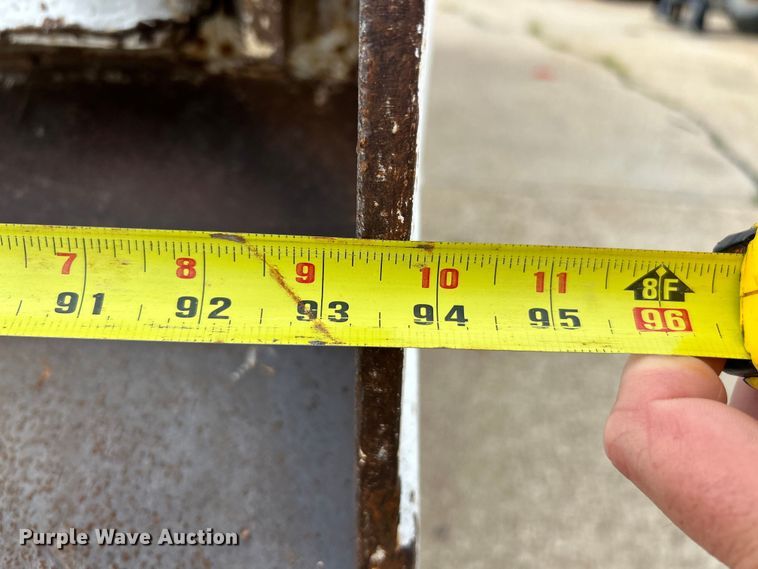 image for item EK3052 1999 International  2574 dump truck