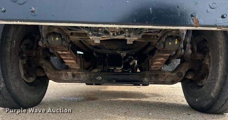 image for item EK3052 1999 International  2574 dump truck