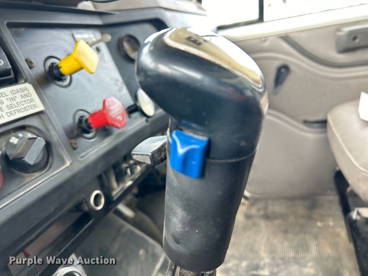 image for item EK3052 1999 International  2574 dump truck