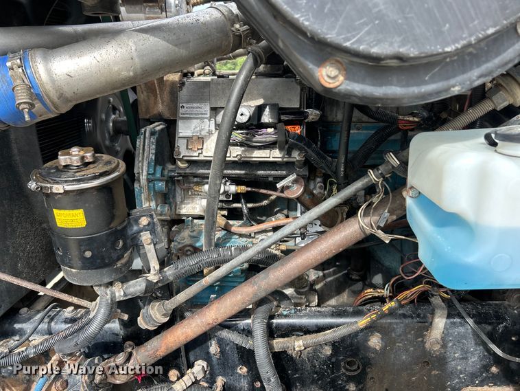 image for item EK3052 1999 International  2574 dump truck