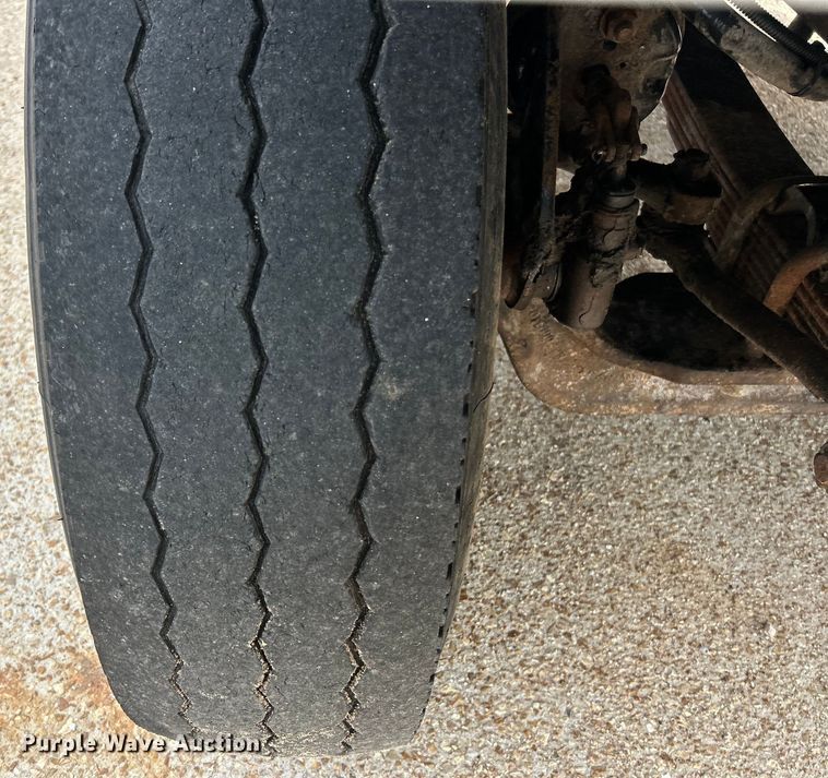 image for item EK3052 1999 International  2574 dump truck