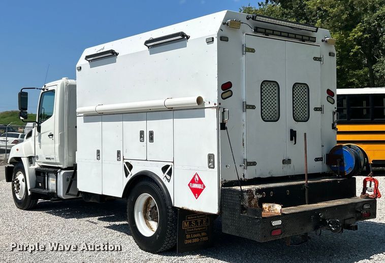 image for item EK3063 2014 Hino 338 utility / service truck