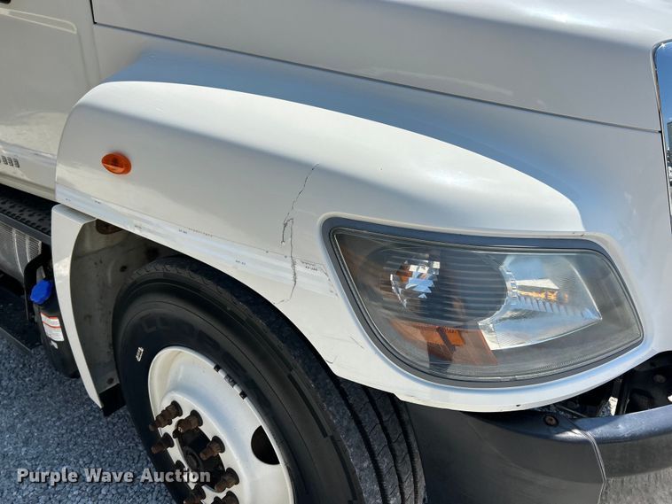 image for item EK3063 2014 Hino 338 utility / service truck