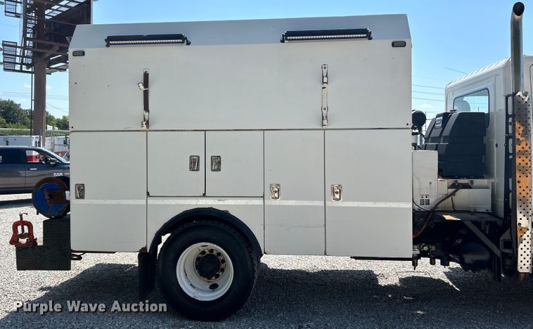 image for item EK3063 2014 Hino 338 utility / service truck