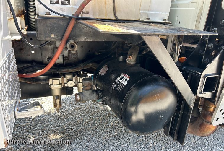 image for item EK3063 2014 Hino 338 utility / service truck